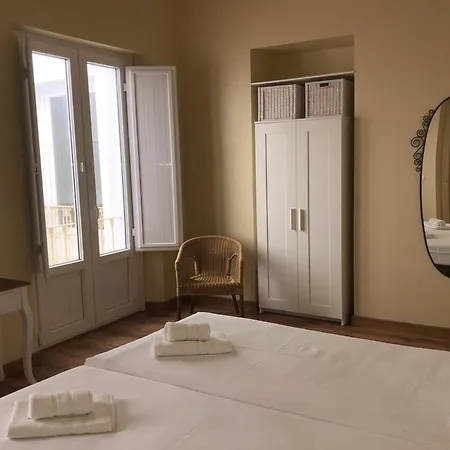 Life San Vicente Apartment Seville