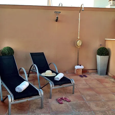 Life San Vicente Apartment Seville
