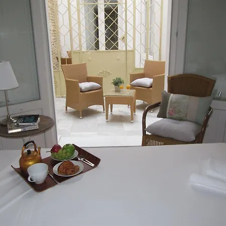 Life San Vicente Apartment